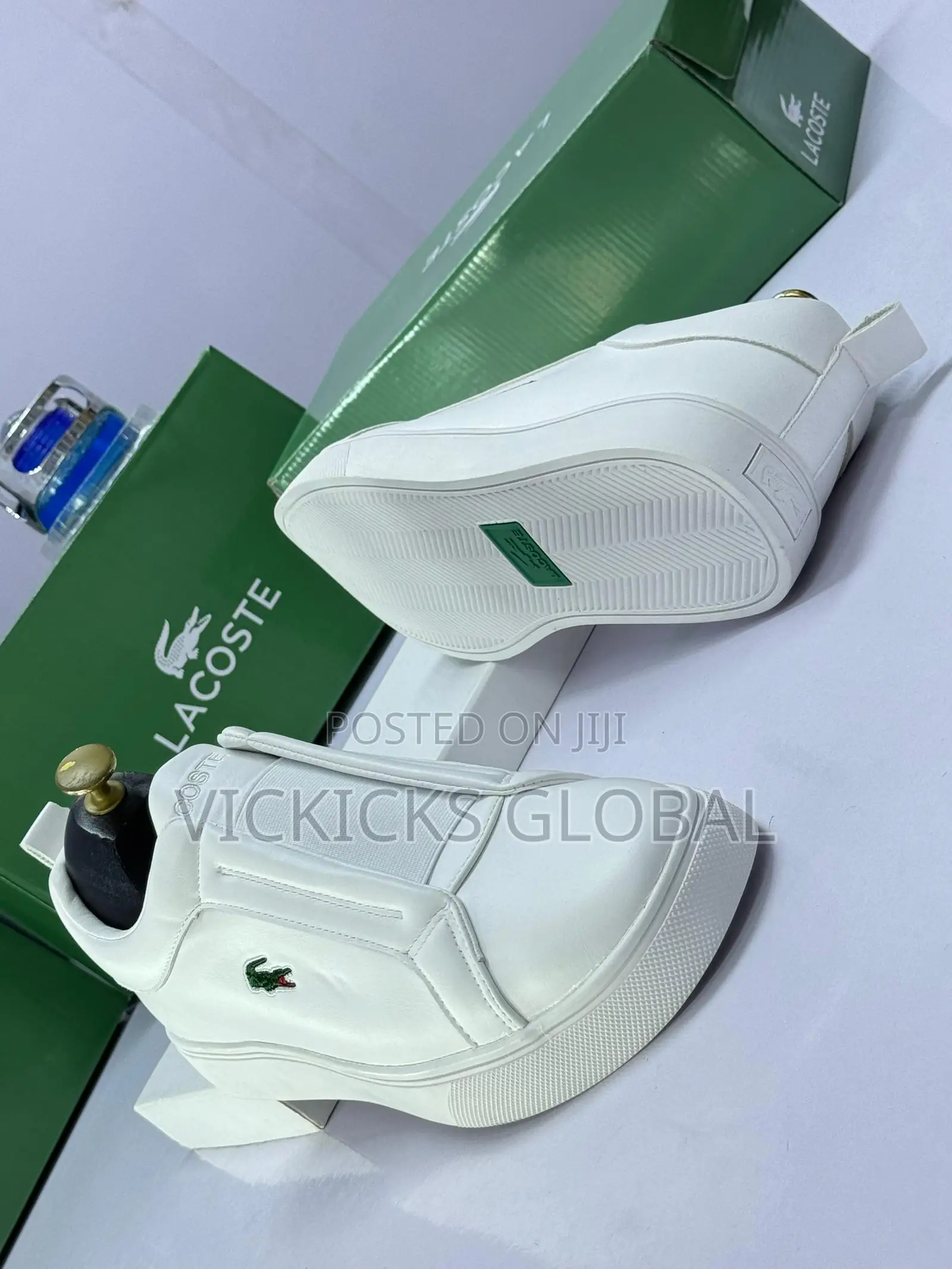 Lacoste Loafers – Timeless Elegance”