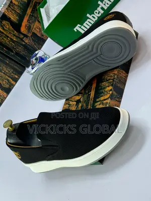 Timberland – Classic Loafers, Modern Comfort”