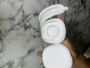 Neat Airpodmax Silicon Rubber Pouch White Color