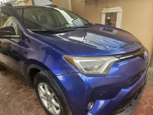 Toyota RAV4 2016 Blue