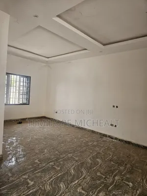 5bdrm Townhouse / Terrace in Main Gusape, Guzape District for rent