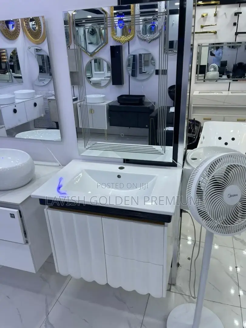 High Quality Cabinets Set With Sensor Mirror Light