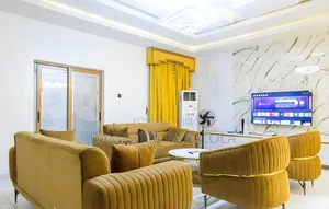 Luxury 3 Bedroom Apartment
