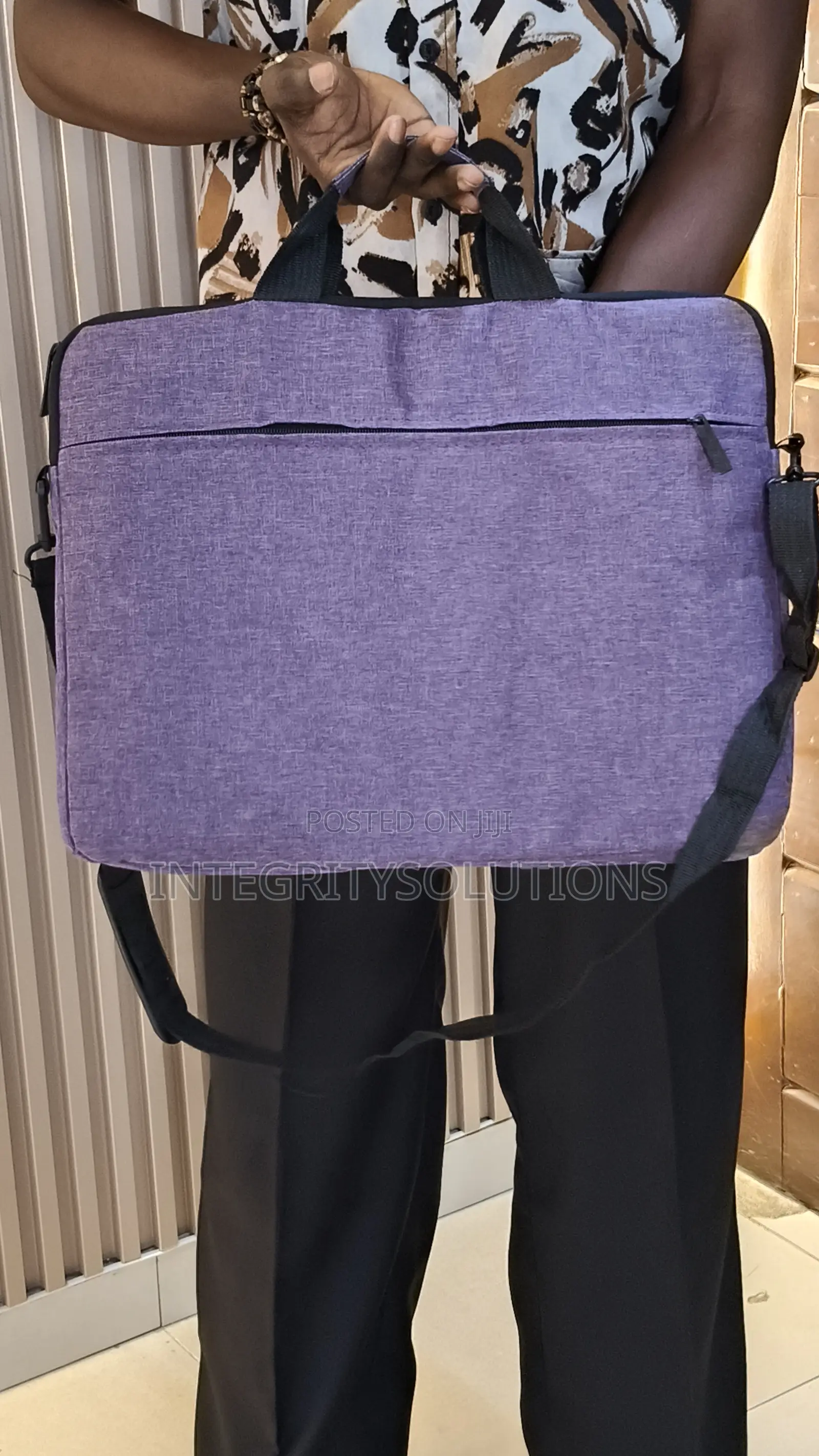 Laptop Bag Padded With Detachable Strap - 16" Storage. High Quality