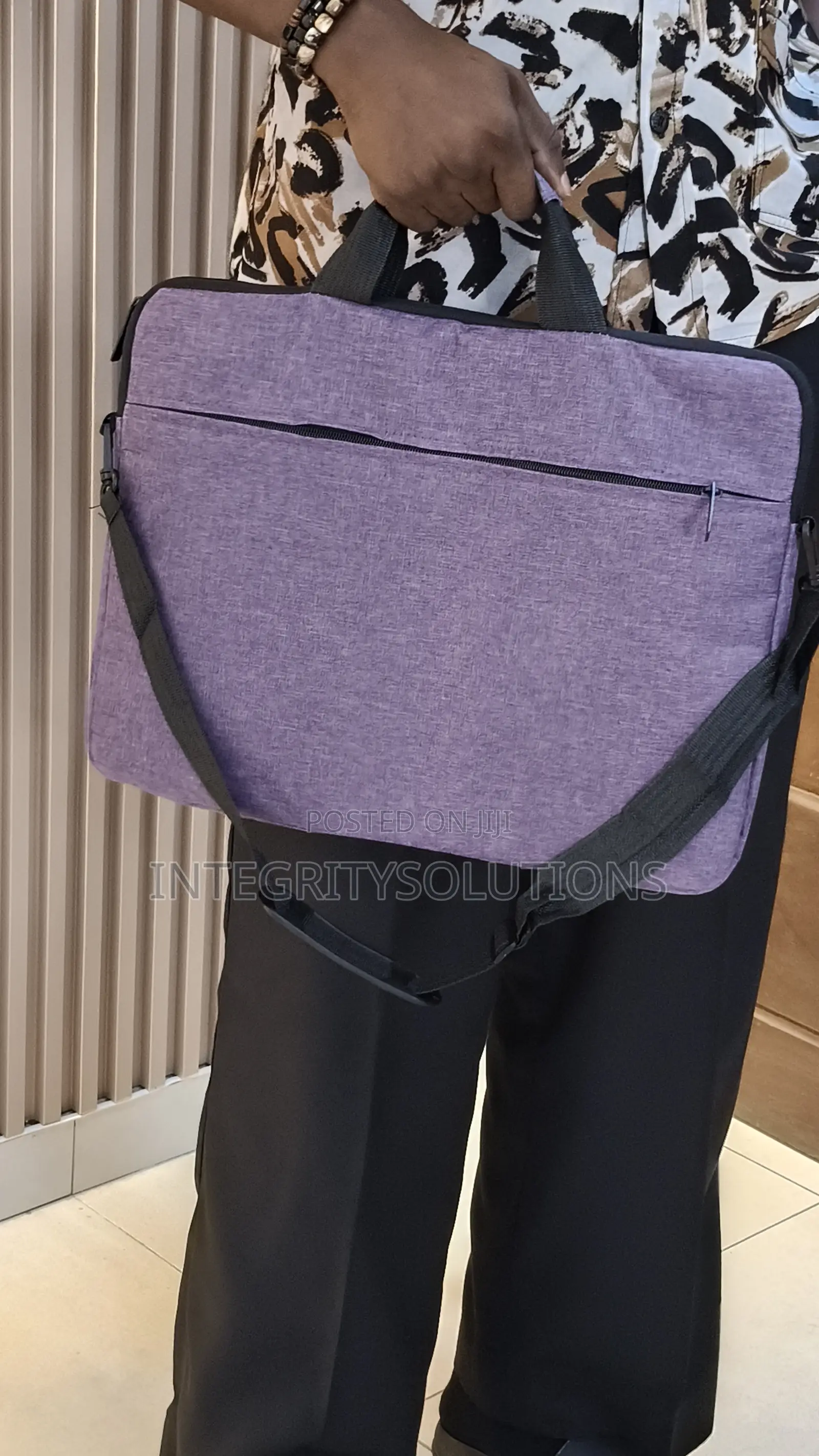 Laptop Bag Padded With Detachable Strap - 16" Storage. High Quality