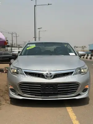 Toyota Avalon XLE Sedar FWD (3.5L 6cyl 6A) 2013 Silver