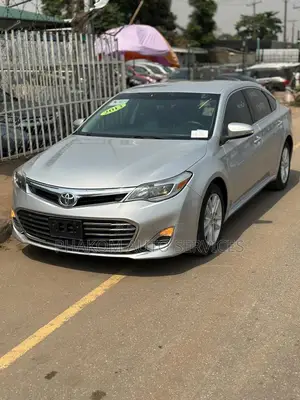 Toyota Avalon XLE Sedar FWD (3.5L 6cyl 6A) 2013 Silver