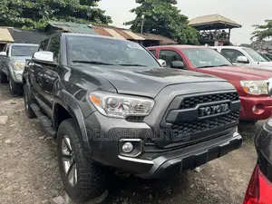 Toyota Tacoma Limited 2018 Gray