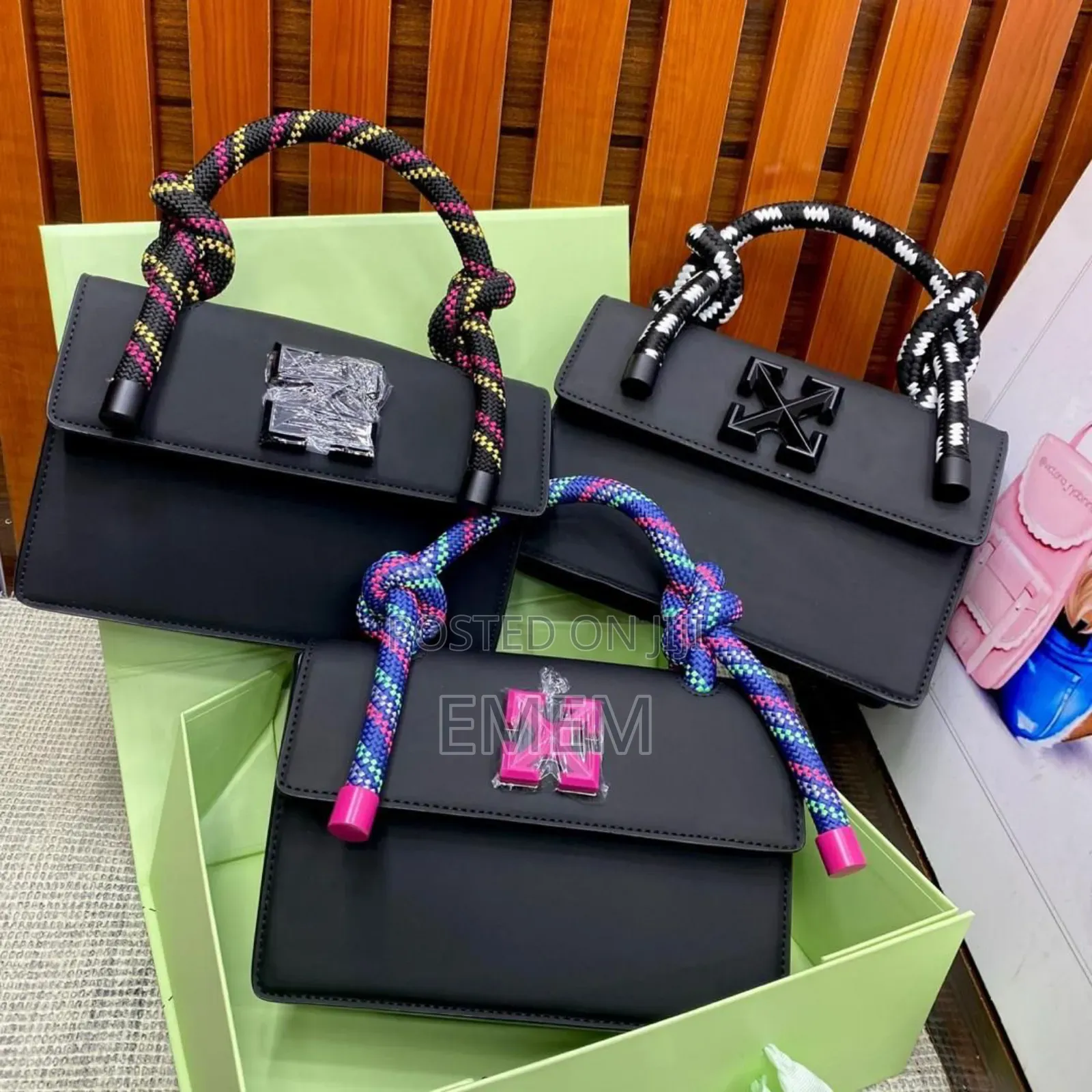 Luxurious Bag With Magnetic Box