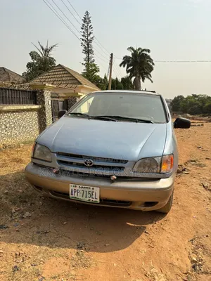 Toyota Sienna 2000 Blue