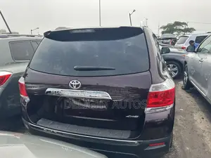 Toyota Highlander 3.5L 4WD 2013