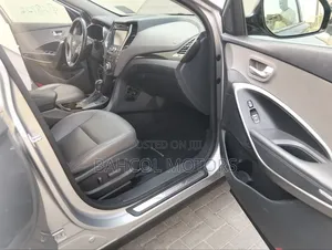 Hyundai Santa Fe Limited w/Saddle Interior 4dr SUV (3.3L 6cyl 6A) 2015