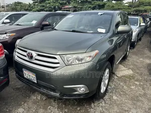 Toyota Highlander Limited 3.5l 4WD 2013 Green