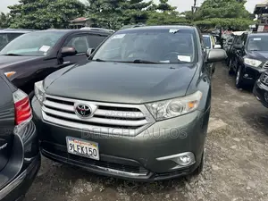 Toyota Highlander Limited 3.5l 4WD 2013 Green