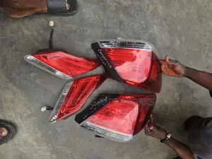 Rearlight Toyota Avalon 2012 Complete