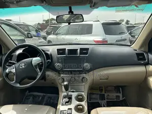 Toyota Highlander Limited 3.5l 4WD 2013