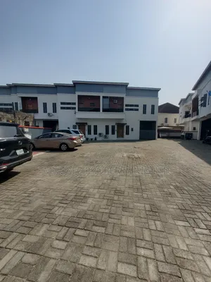 4bdrm Duplex in Orchil Road, Chevron for rent
