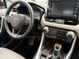 Toyota RAV4 Limited FWD 2020 Red