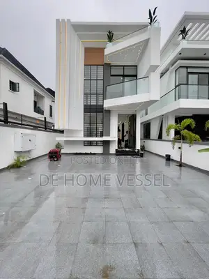 5bdrm Duplex in Chevron for sale