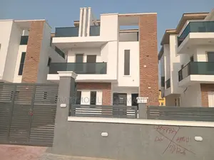 5bdrm House in New Era Estate, Amuwo-Odofin for sale