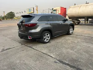Toyota Highlander Limited 4dr SUV AWD (3.5L 6cyl 6A) 2015 Gray