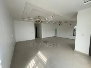 5bdrm Townhouse / Terrace in Utako for rent