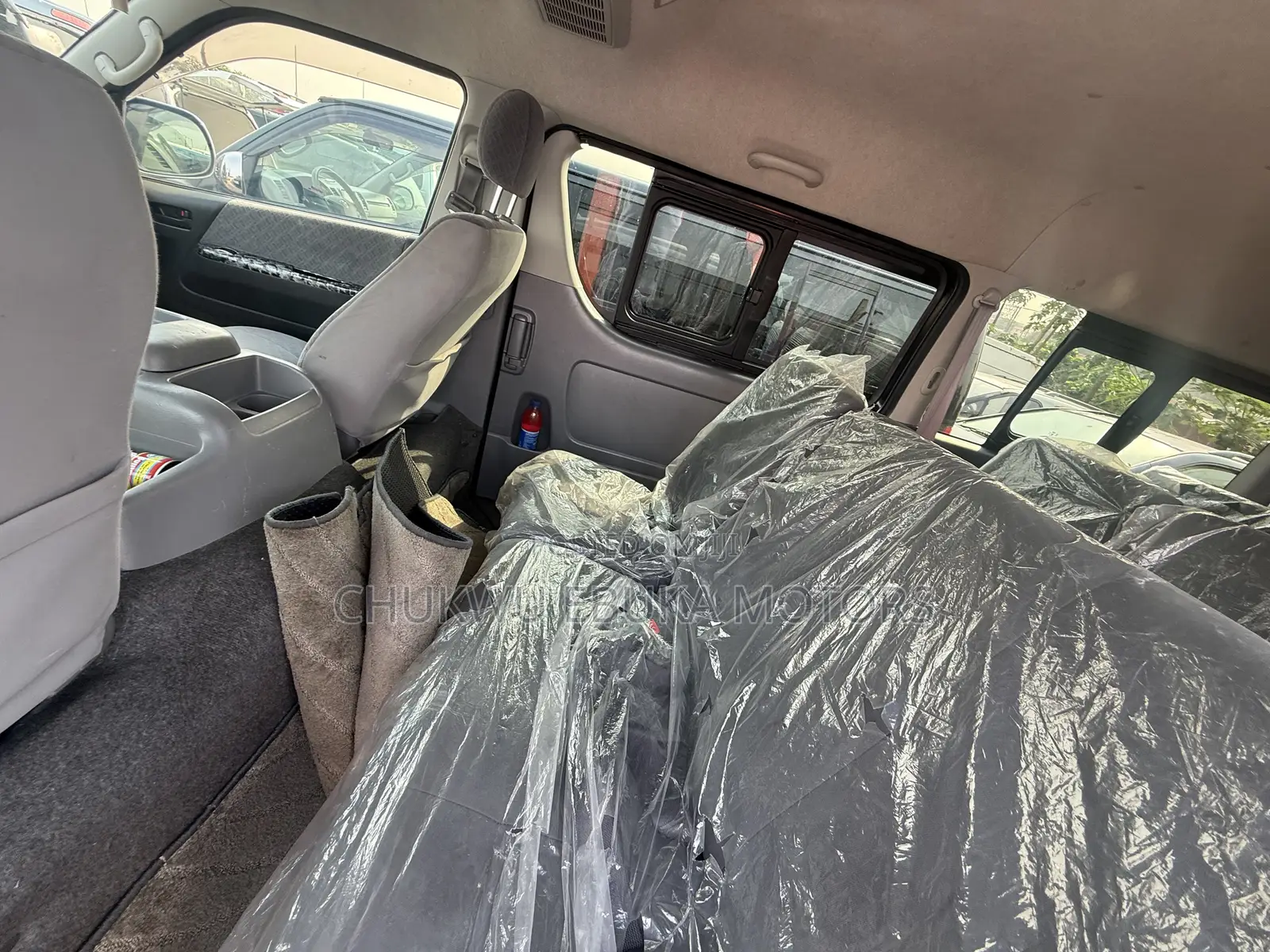 Toyota HiAce 2014 Black