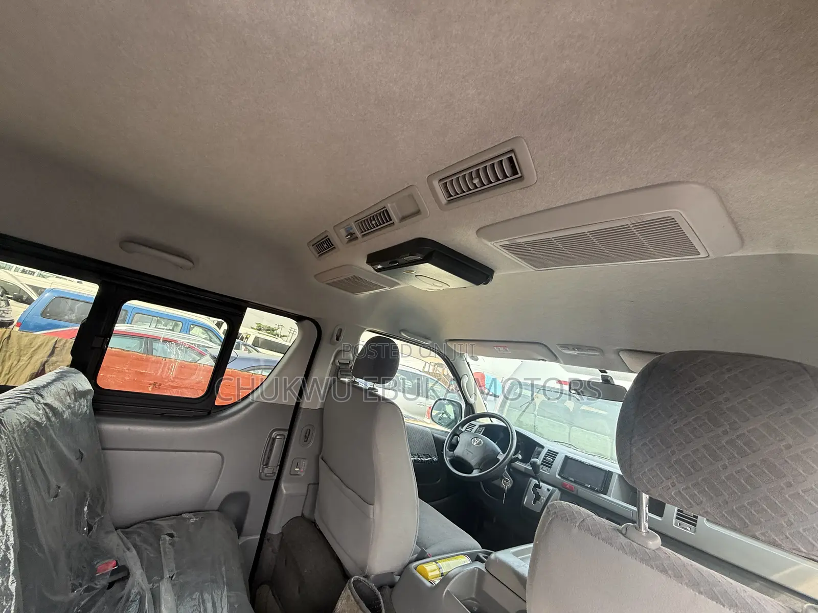 Toyota HiAce 2014 Black