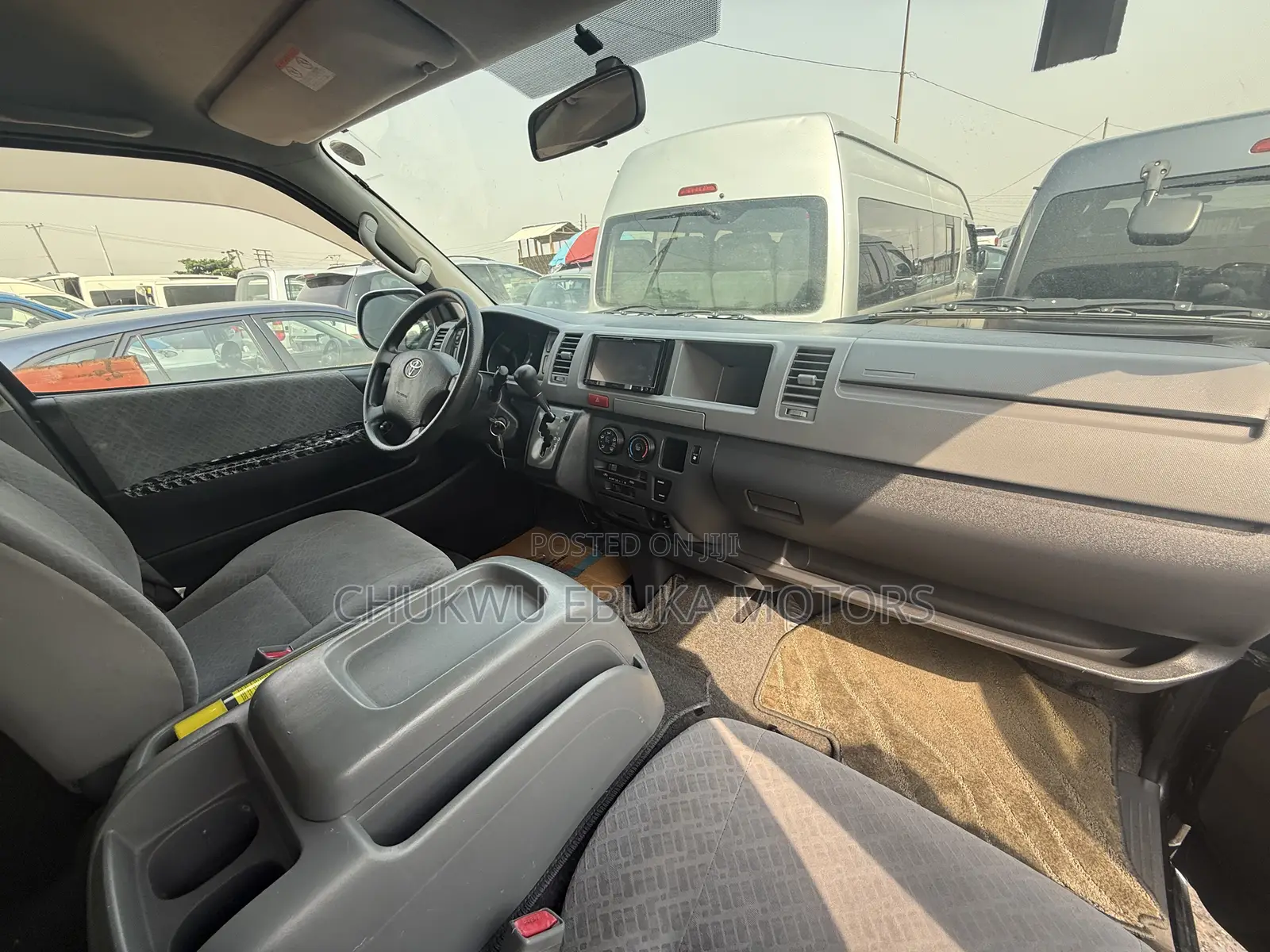 Toyota HiAce 2014 Black