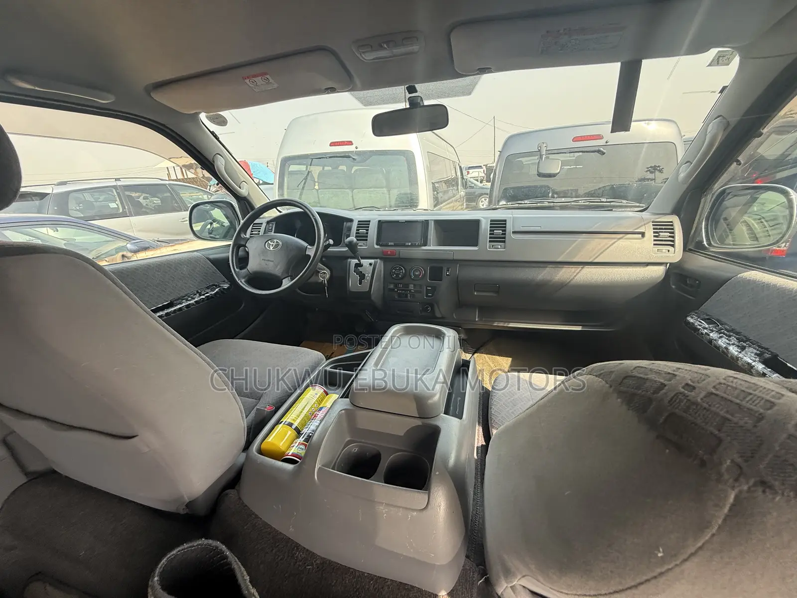 Toyota HiAce 2014 Black