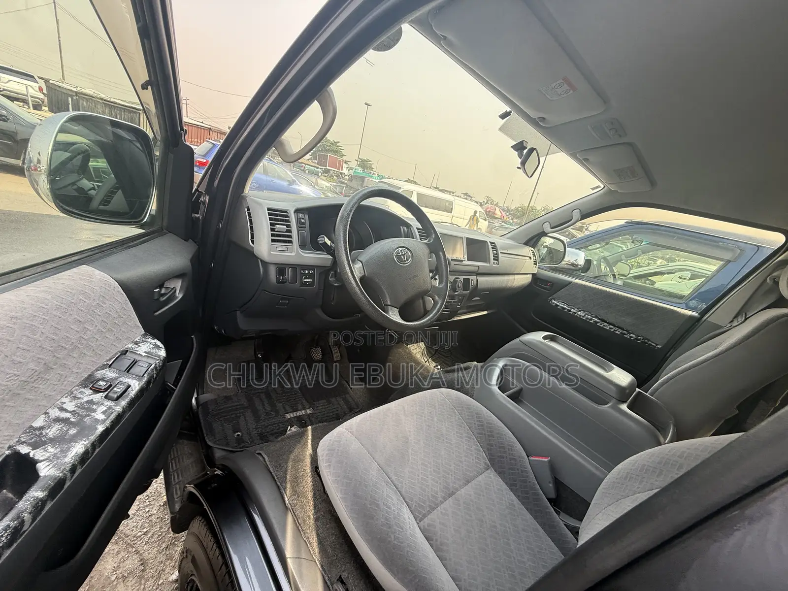 Toyota HiAce 2014 Grey
