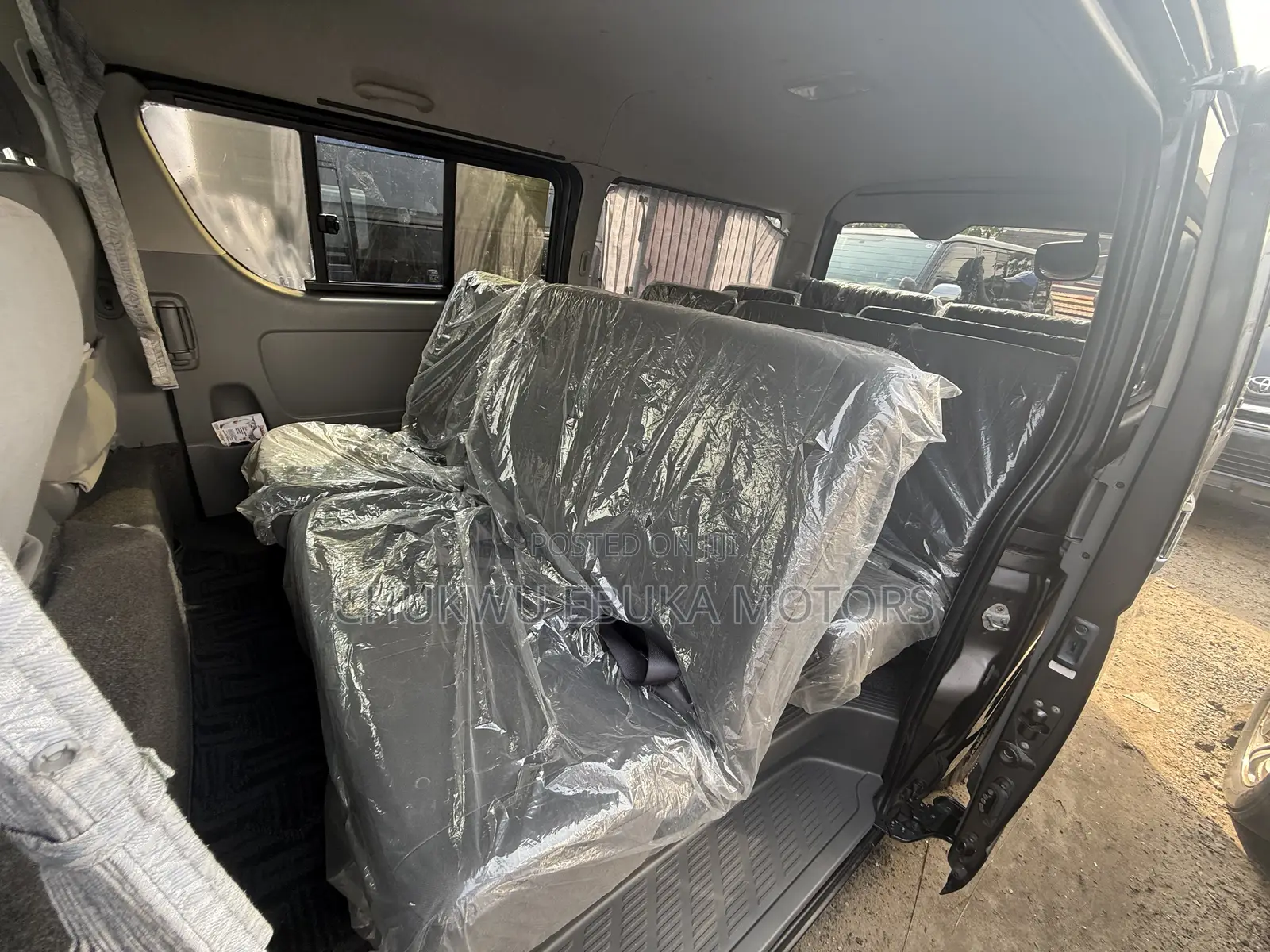 Toyota HiAce 2014 Grey