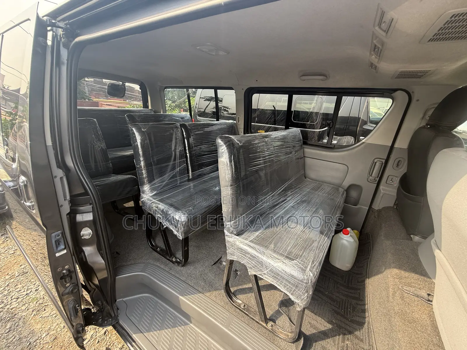 Toyota HiAce 2010 Black