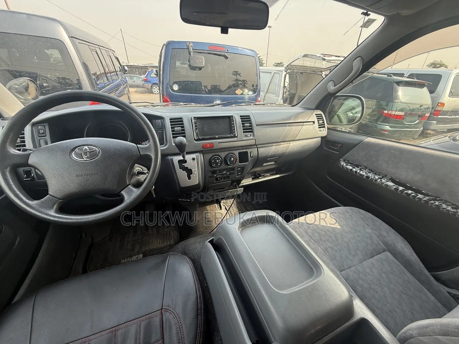 Toyota HiAce 2010 Black