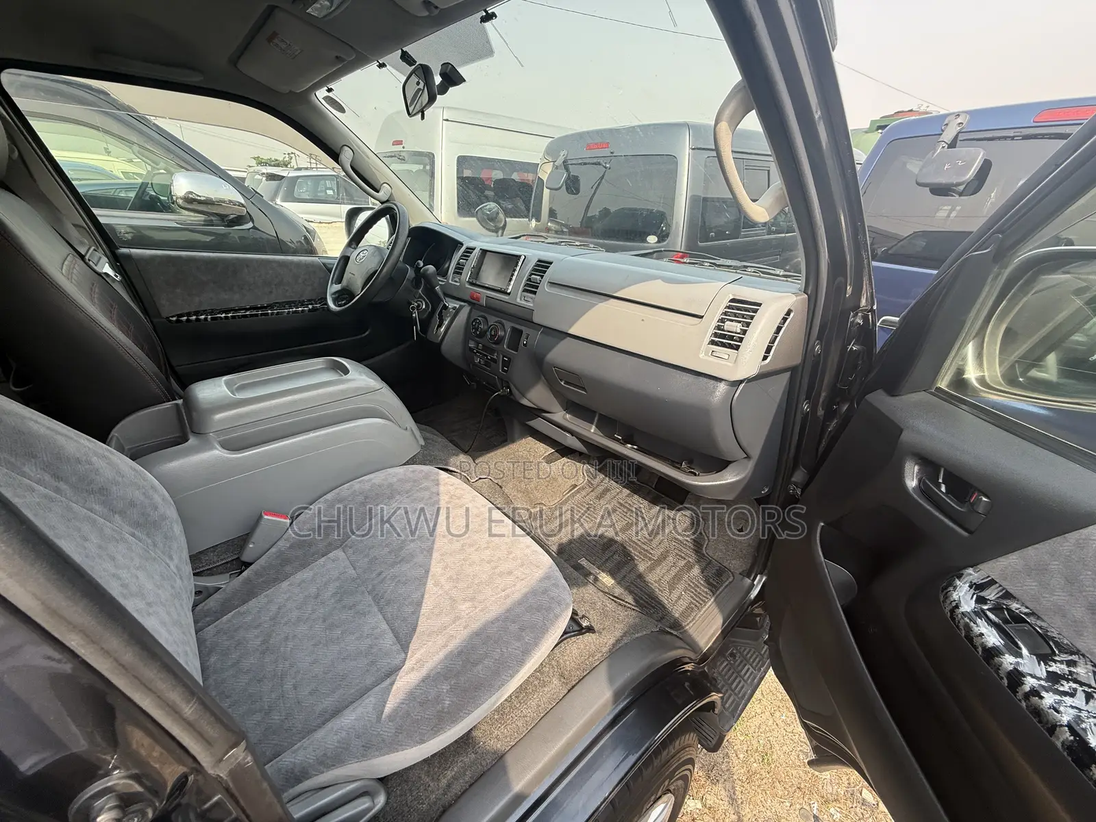 Toyota HiAce 2010 Black