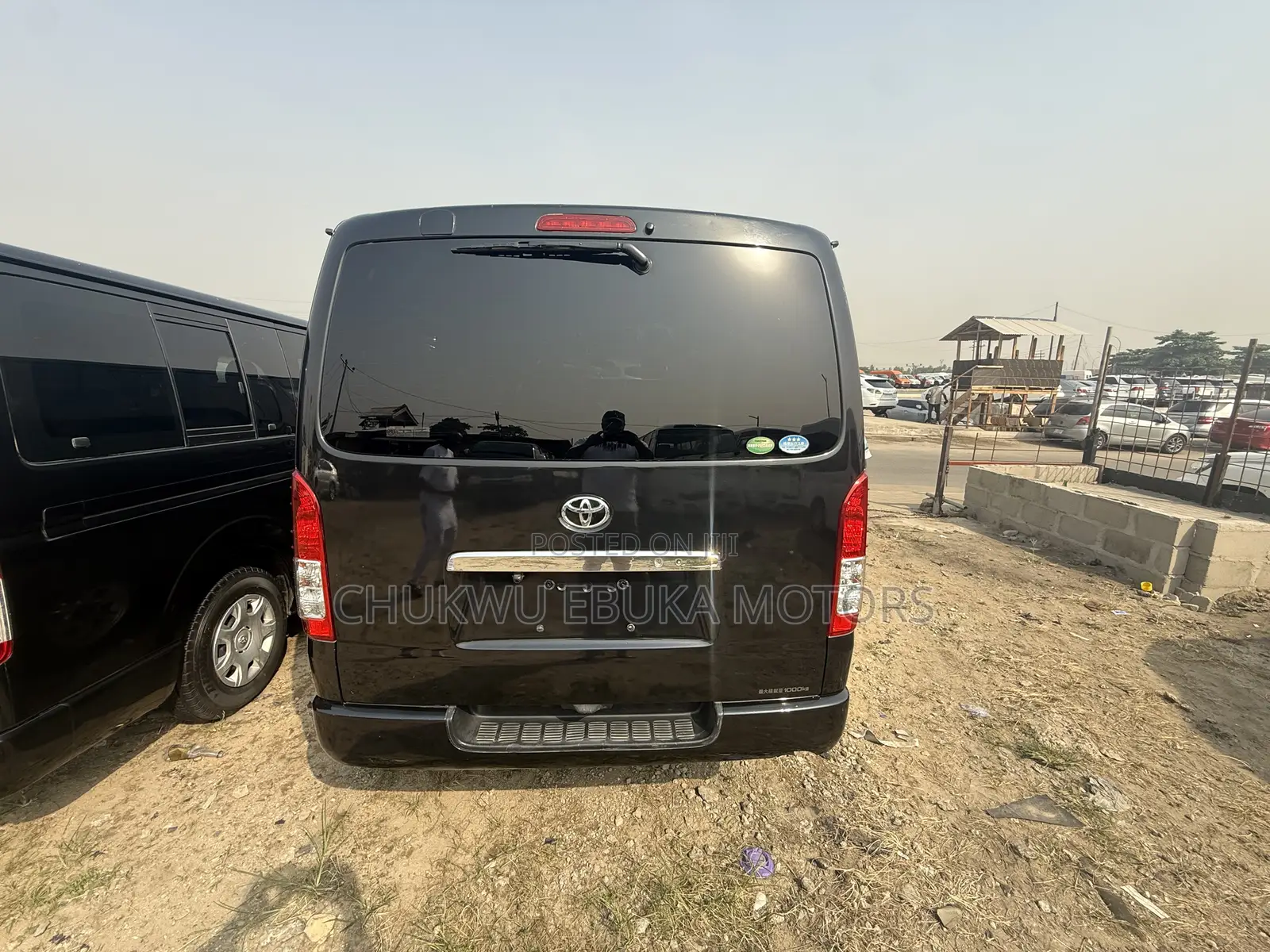 Toyota HiAce 2015 Black