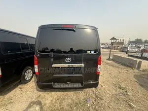 Toyota HiAce 2015 Black
