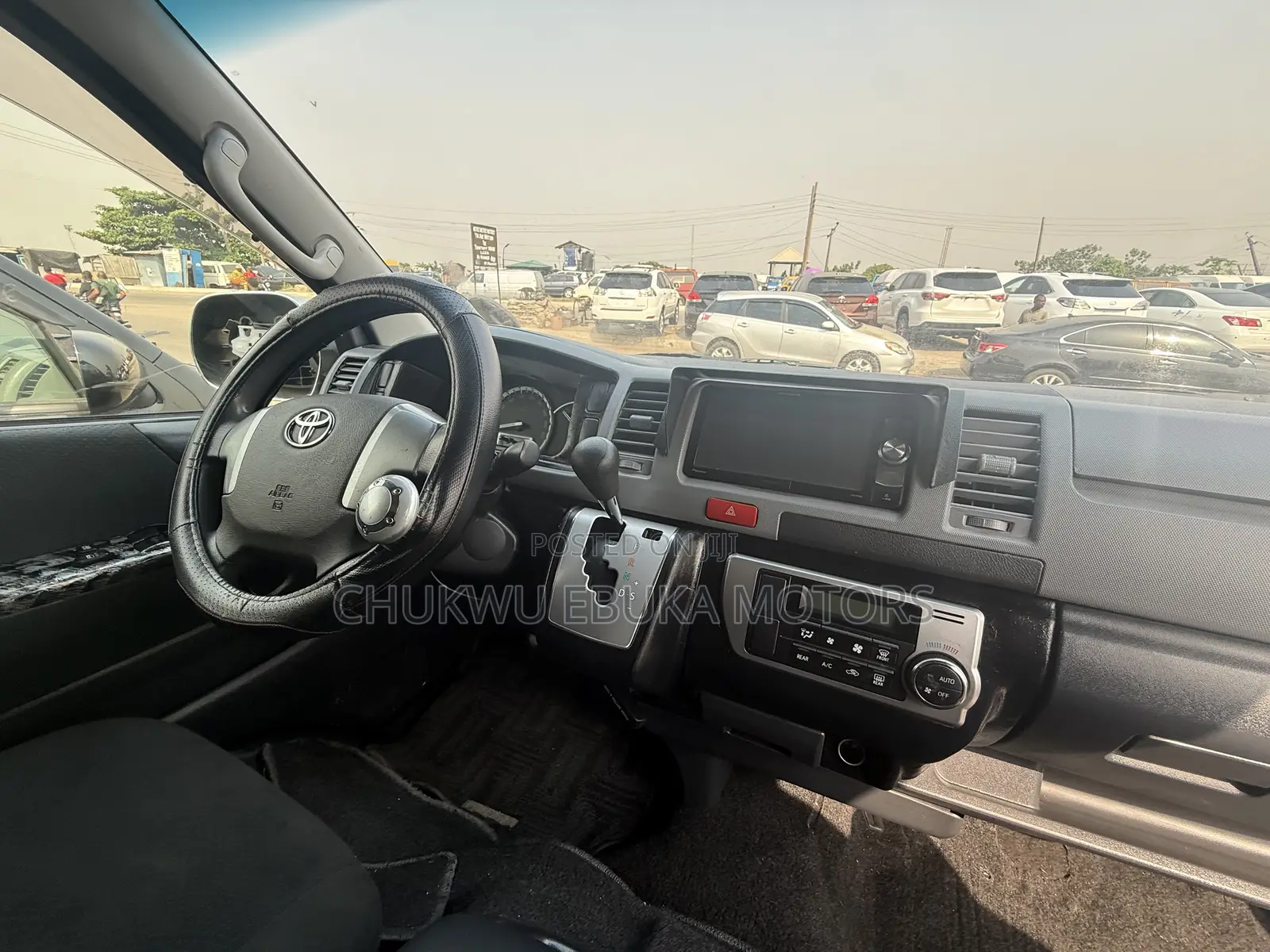Toyota HiAce 2015 Black