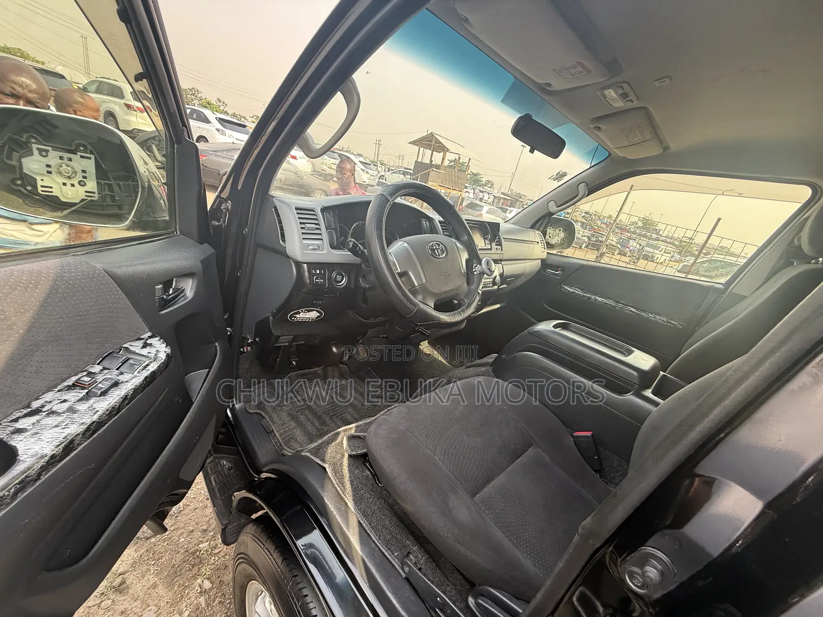 Toyota HiAce 2015 Black