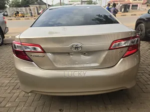 Toyota Camry LE 4dr Sedan (2.5L 4cyl 6A) 2012 Gold