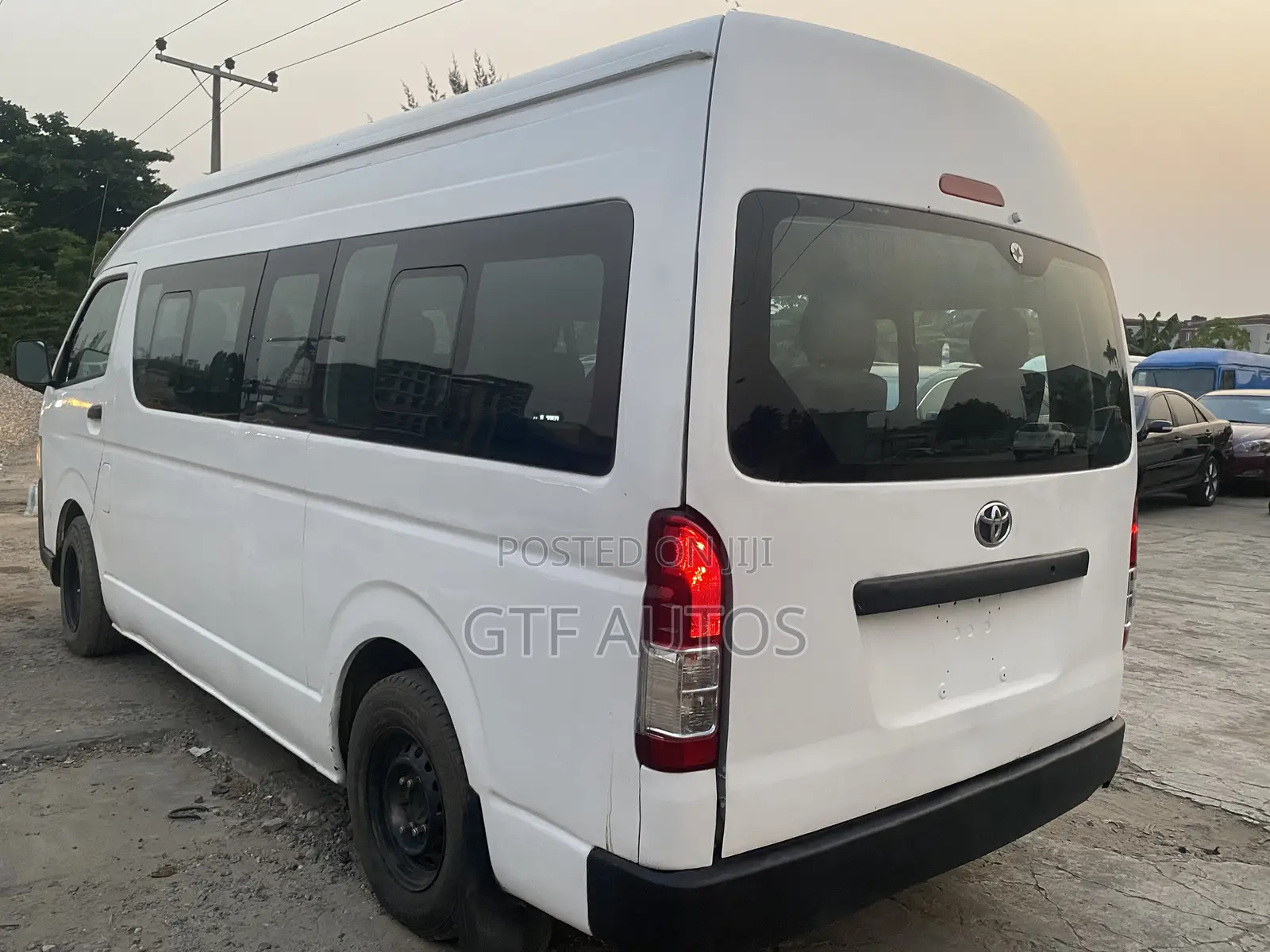 Toyota HiAce 2015 White