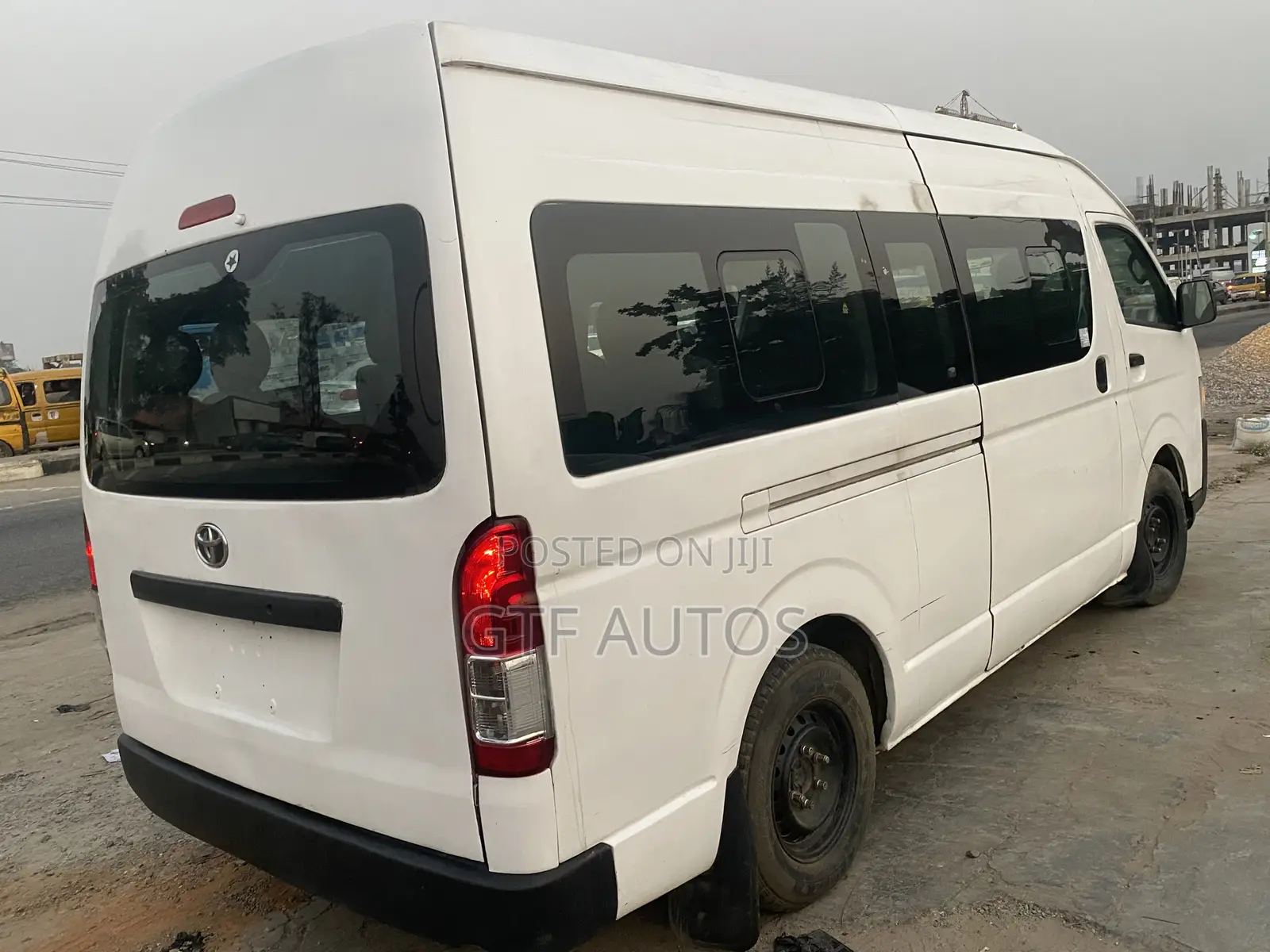 Toyota HiAce 2015 White