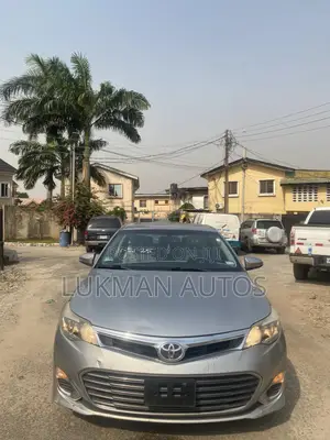 Toyota Avalon XLE 4dr Sedan (3.5L 6cyl 6A) 2015 Silver