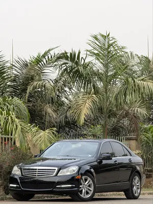 Mercedes-Benz C300 2014 Black