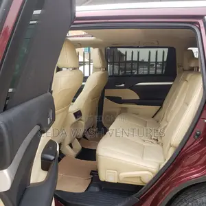 Toyota Highlander 2017 Red