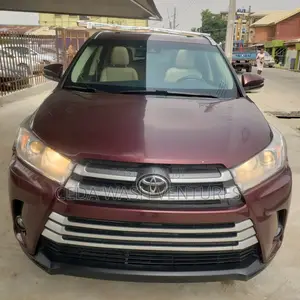 Toyota Highlander 2017 Red