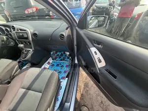 Toyota Matrix XR Hatchback AWD (1.8L 4cyl 4A) 2006 Blue