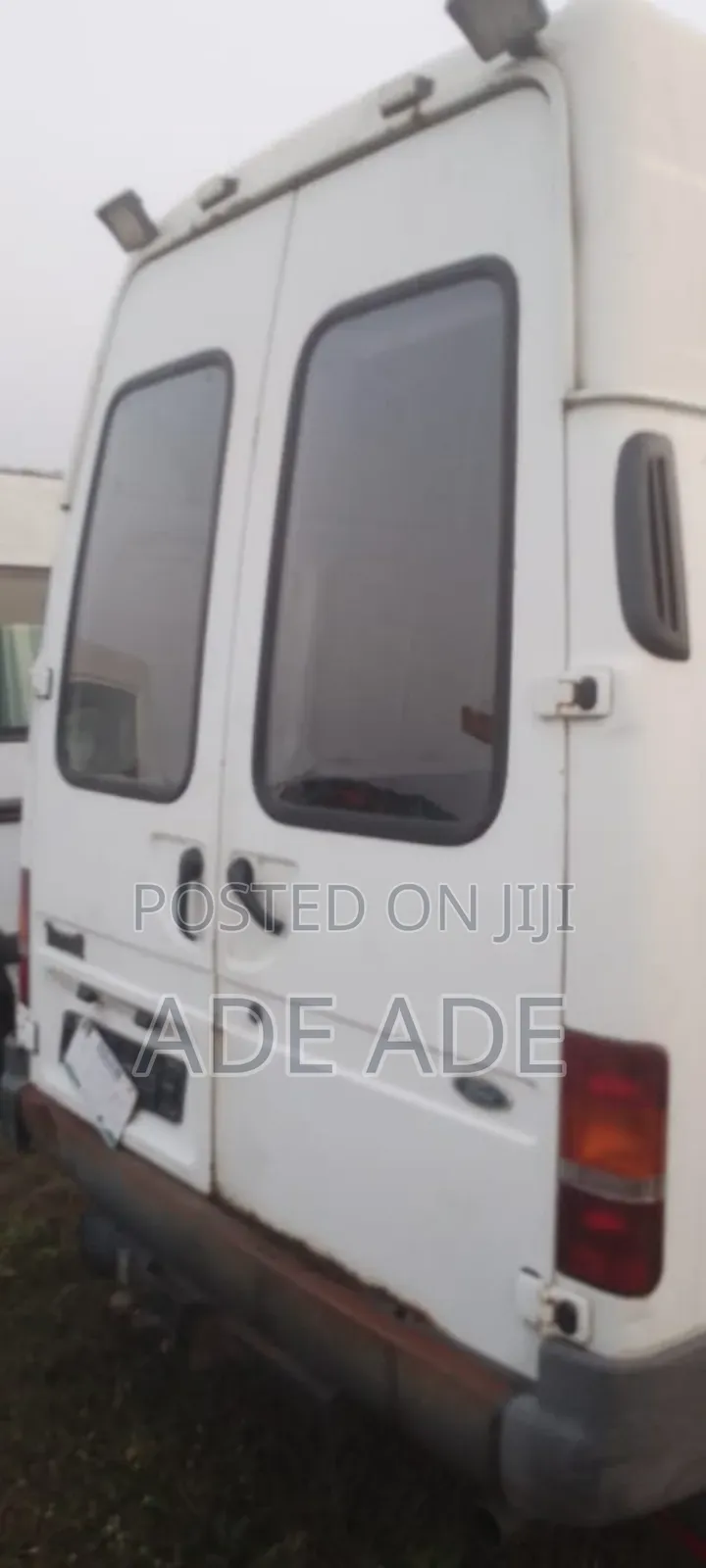 Ford Transit 1989 White