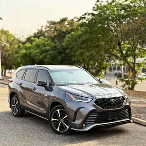 Toyota Highlander XSE 2022 Gray