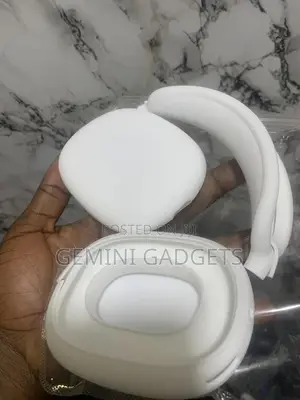 Airpodmax Silicon Pouch White Color